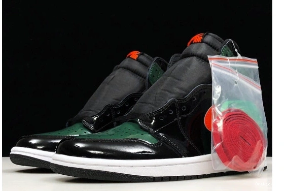 Air High  AV3905 Family 038 SoleFly Jordan 1 Retro 286 'Art NewStyle x 038 Friends OG AV3905 Basel' and 0520